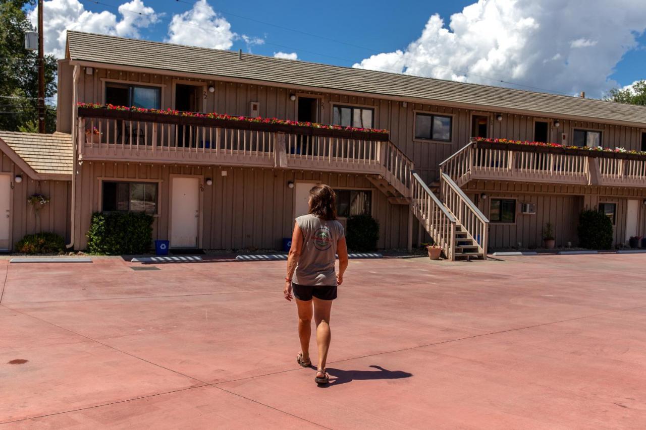 Woodland Motel Salida Esterno foto