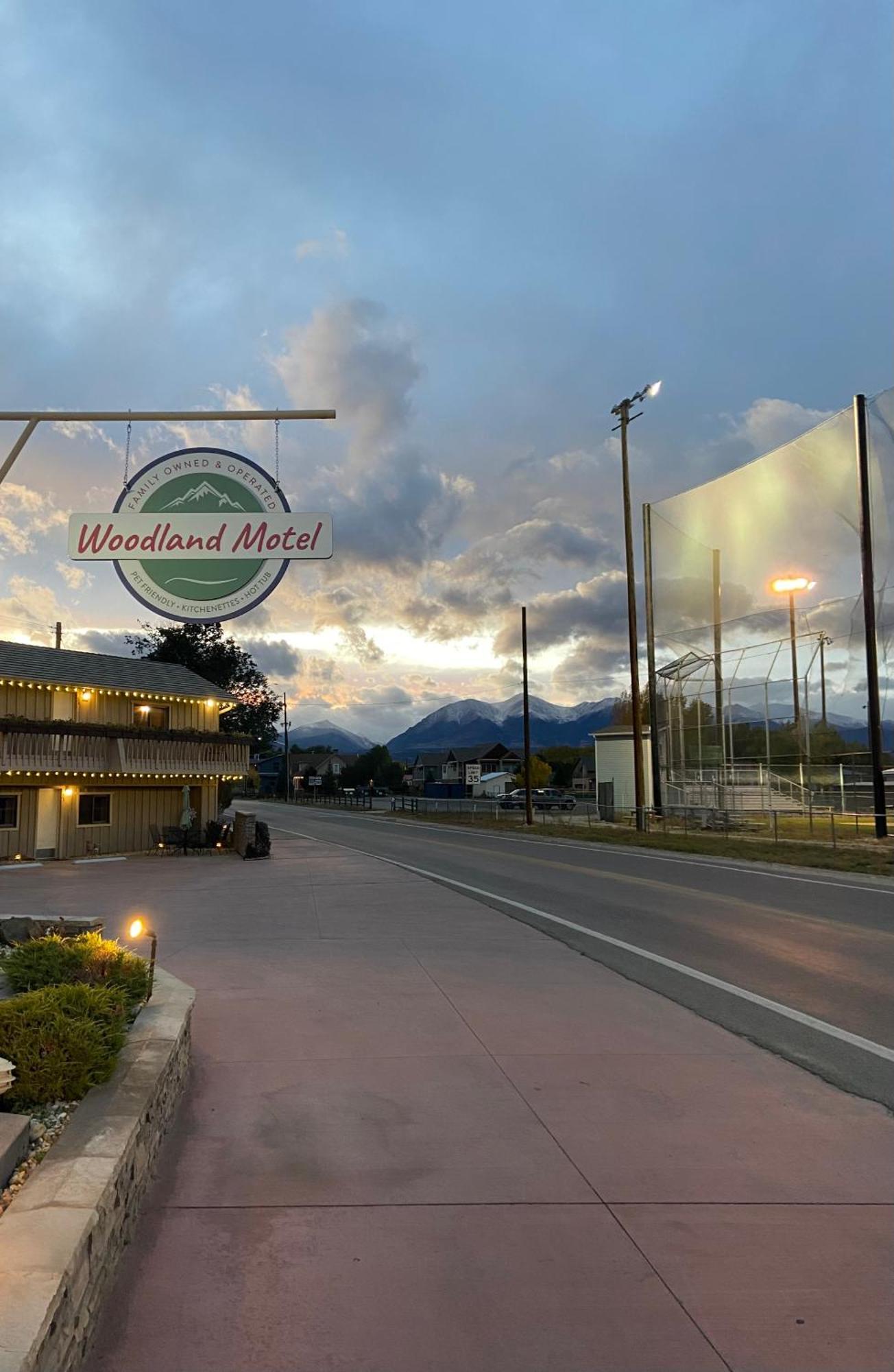 Woodland Motel Salida Esterno foto